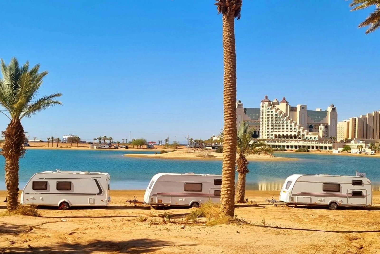 Caravan In The Desert Ейлат Екстериор снимка