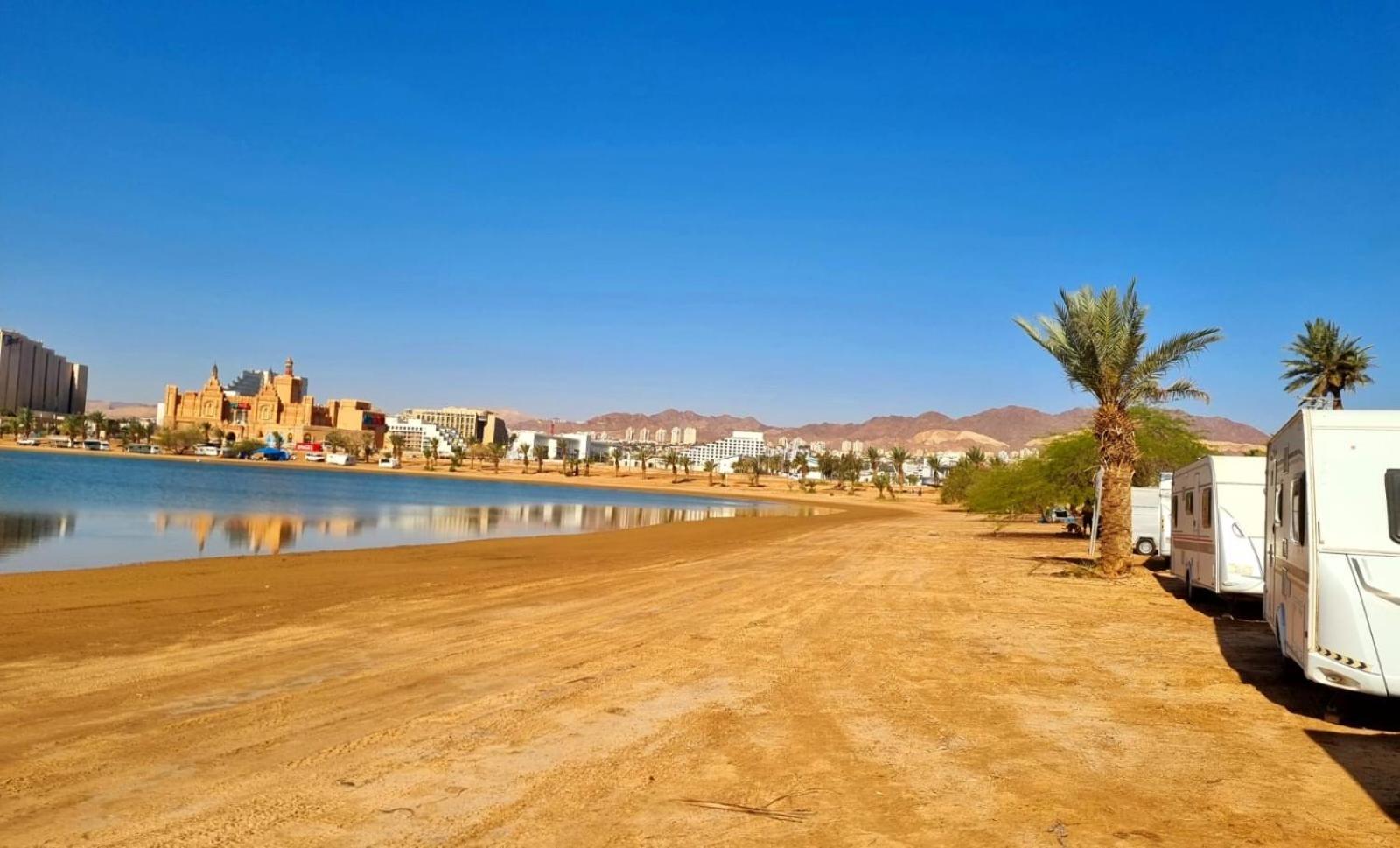 Caravan In The Desert Ейлат Екстериор снимка
